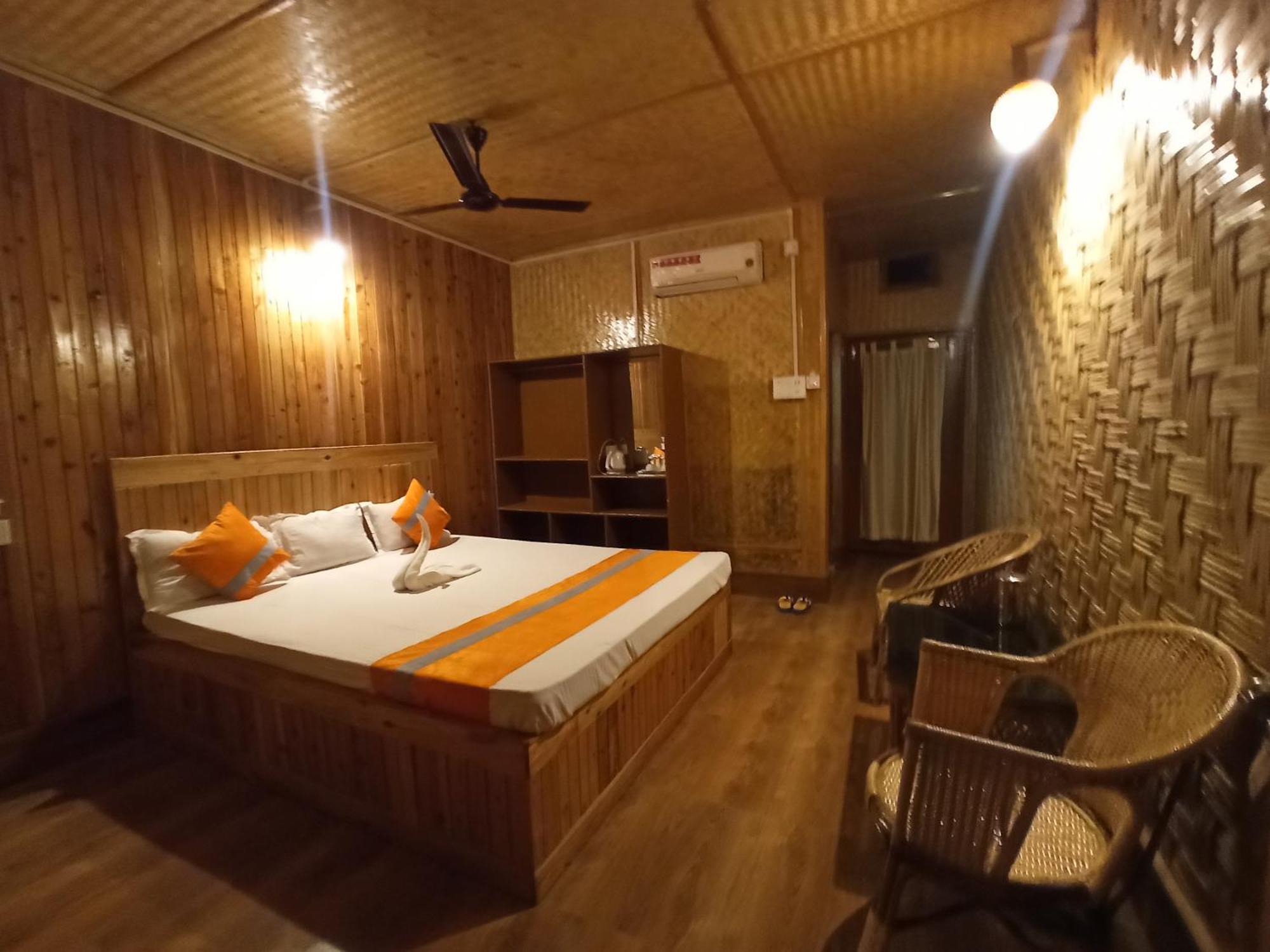 Grasshopper Jungle Queen Resort Chālsa Extérieur photo